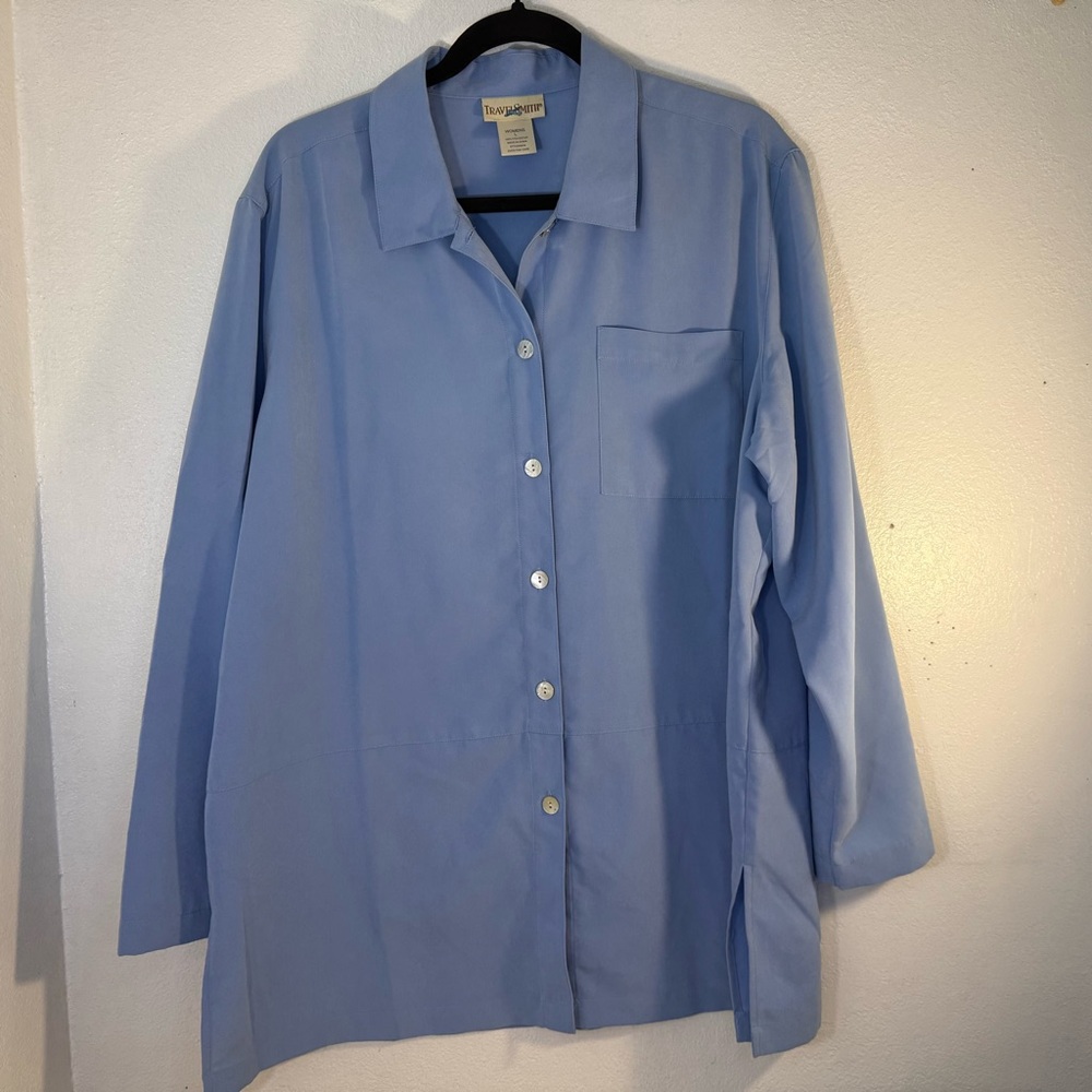 TravelSmith Women's Sky Blue Tunic‎ Micro Suede Large Long Sleeve Button Up